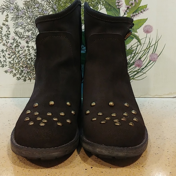 Gold Studded suede lug bootie - Picture 3 of 10